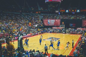 开云体育-又见绝平！川崎前锋与圣安东尼奥马刺鏖战至终场，文班亚马读秒救主